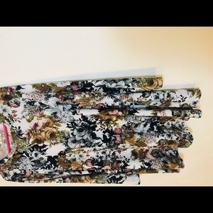 NEVER WORN- Long sleeve flowy floral dress. Size L